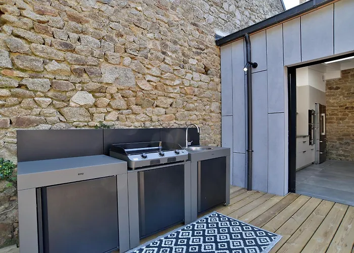 La Des Fontenelles - Proche De La Carolles